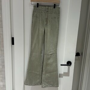 Free People - We The Free Jayde Flare Jeans. Size 25. Olive Green color.